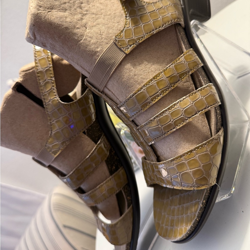SAS Tan Sandals Comfortable and Stylish